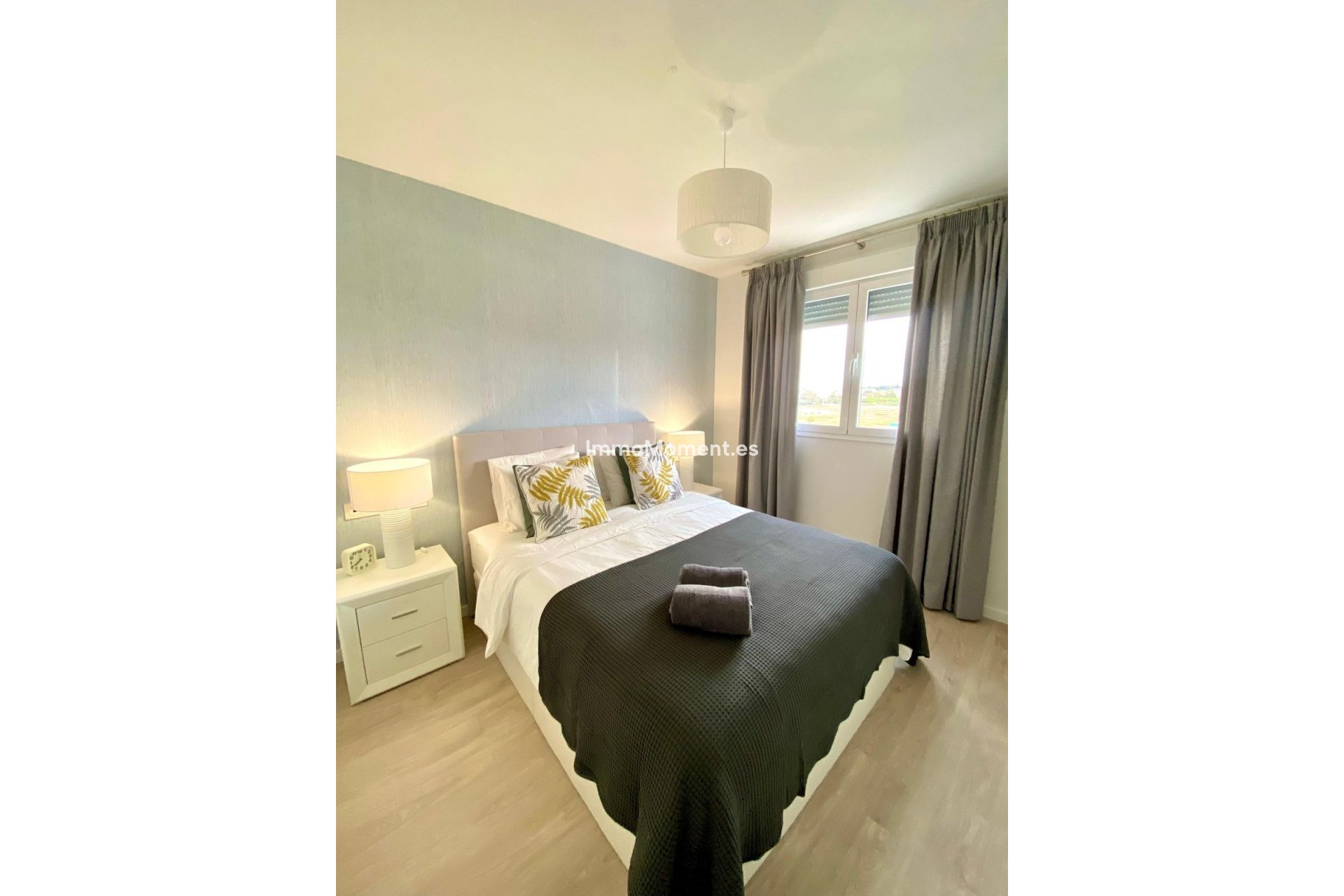 Resale - Apartment - Marbella - Nueva Andalucía