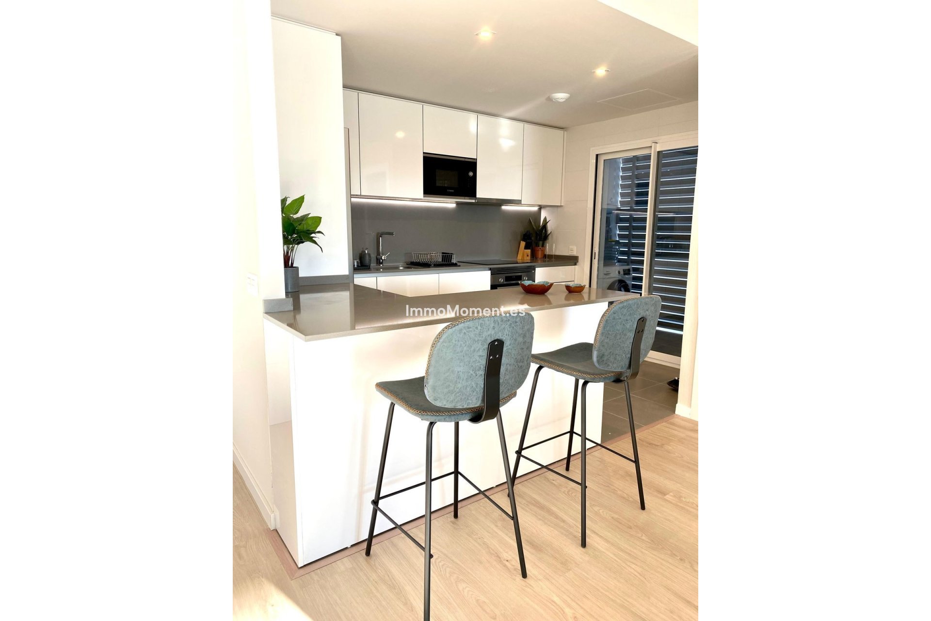 Resale - Apartment - Marbella - Nueva Andalucía