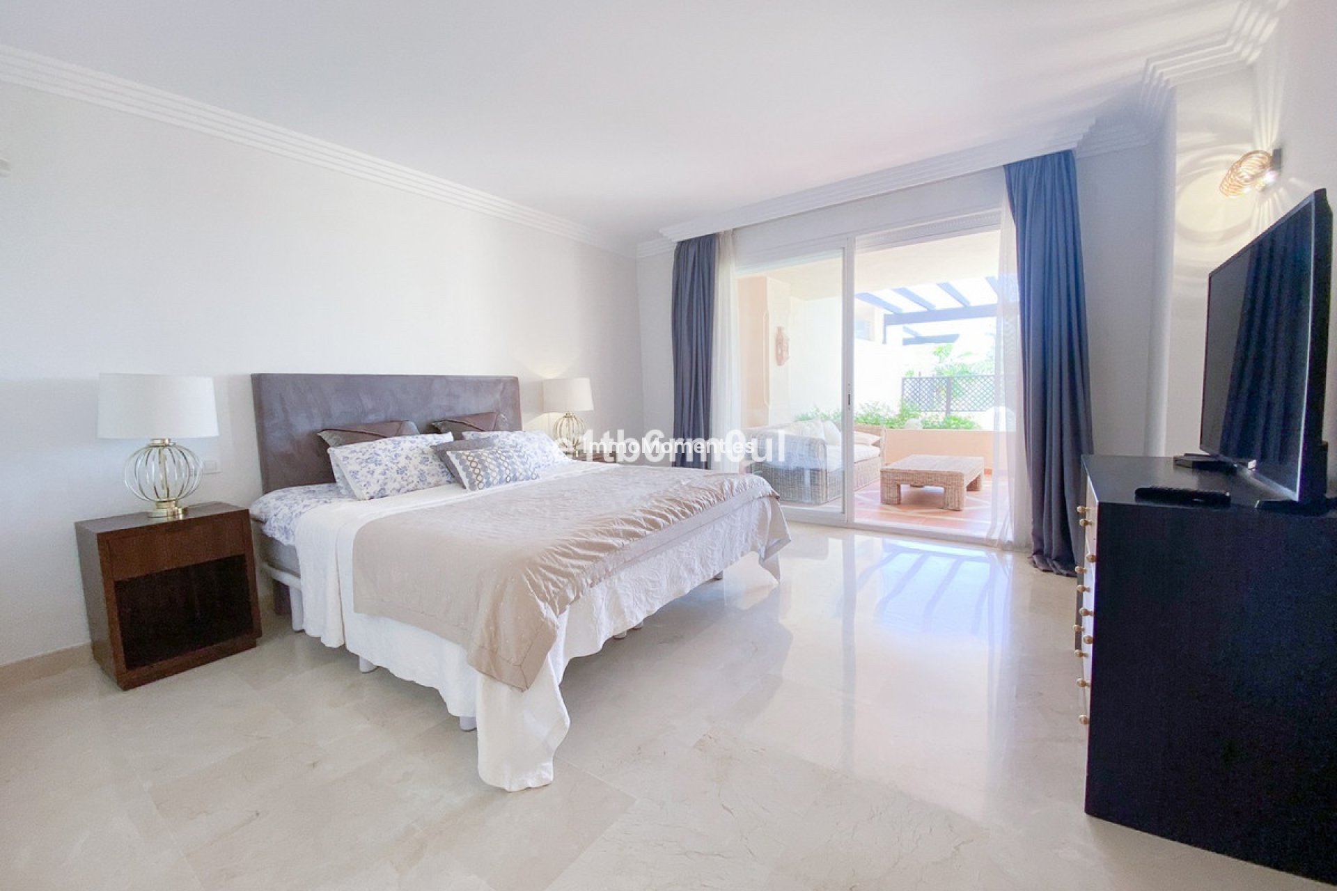 Resale - Apartment - Marbella - Nueva Andalucía