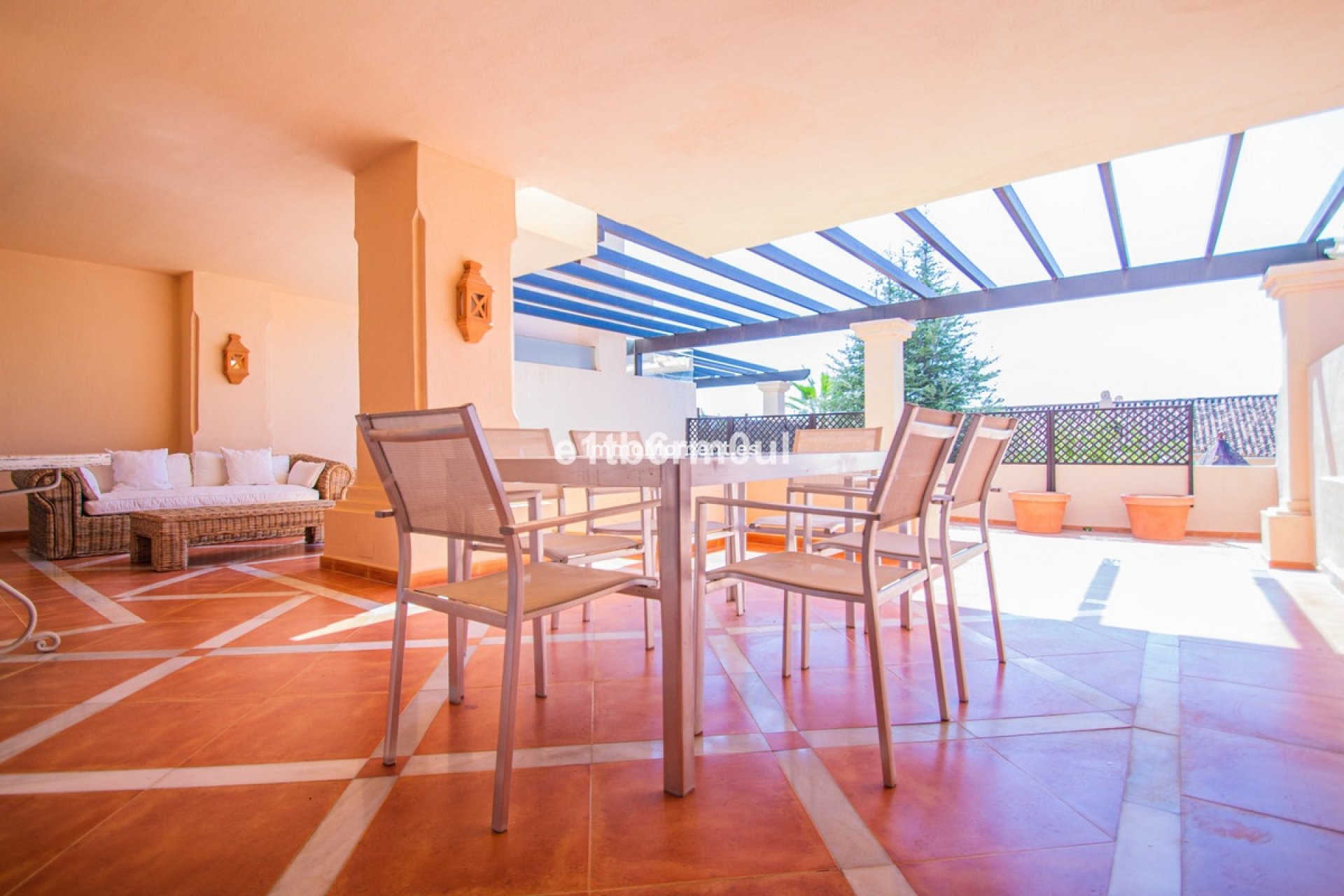 Resale - Apartment - Marbella - Nueva Andalucía