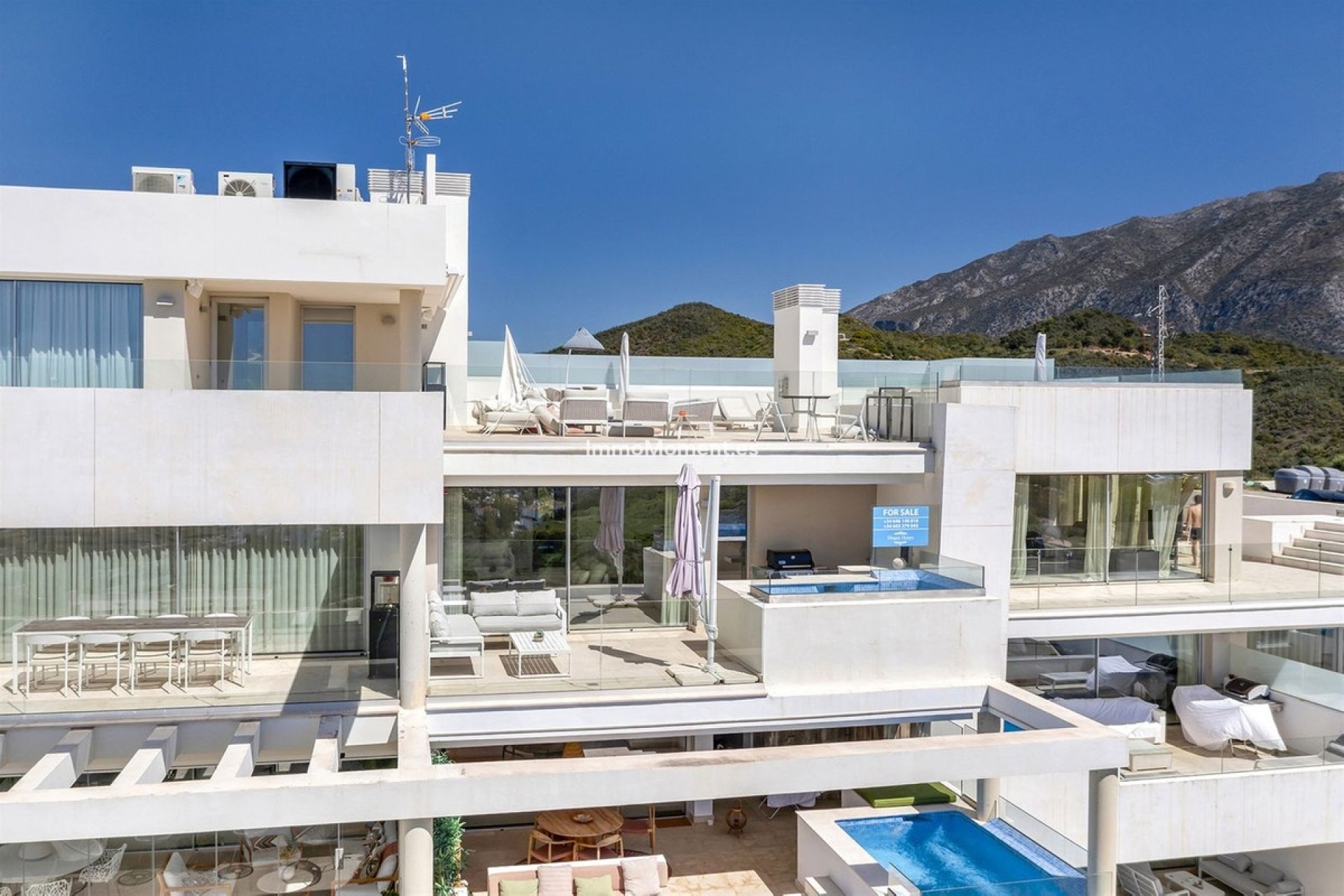 Resale - Apartment - Marbella - Nueva Andalucía