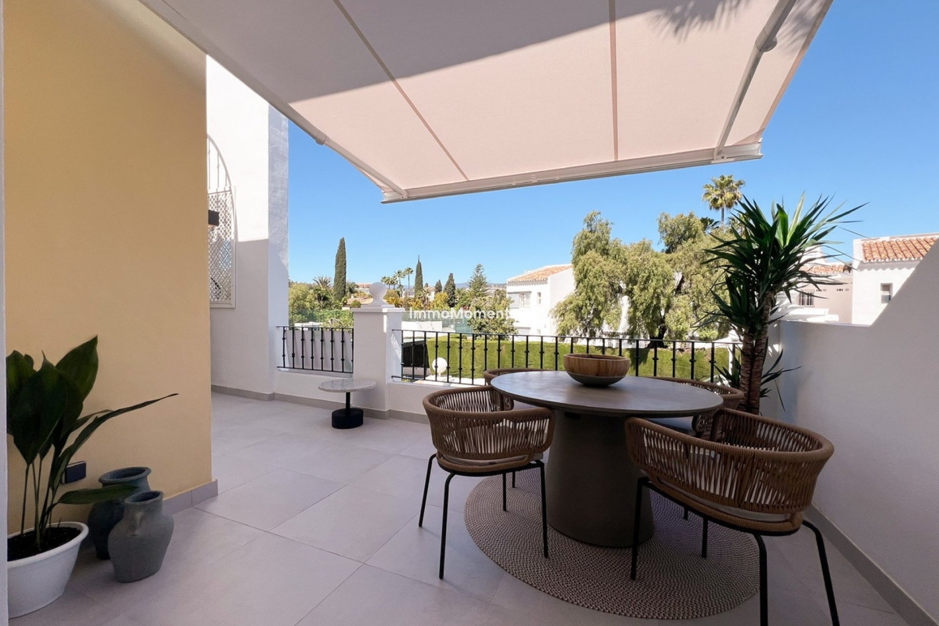 Resale - Apartment - Marbella - Nueva Andalucía