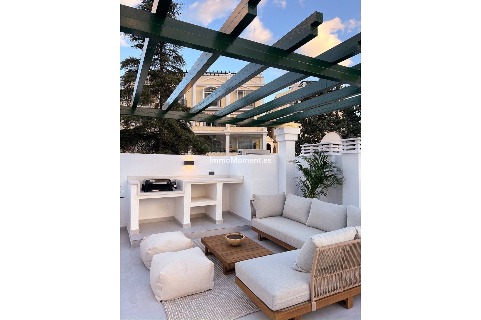 Resale - Apartment - Marbella - Nueva Andalucía