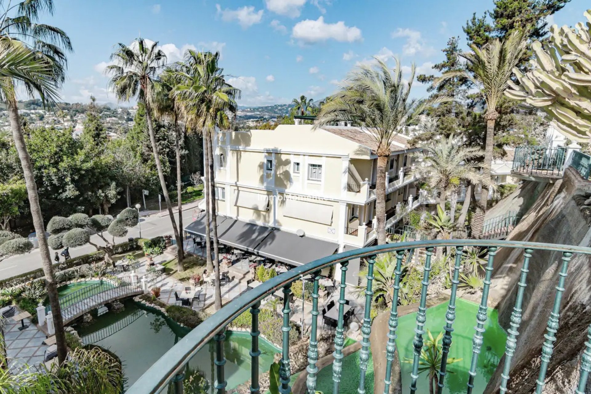 Resale - Apartment - Marbella - Nueva Andalucía
