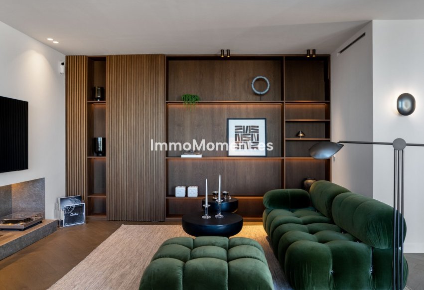 Resale - Apartment - Marbella - Nueva Andalucía