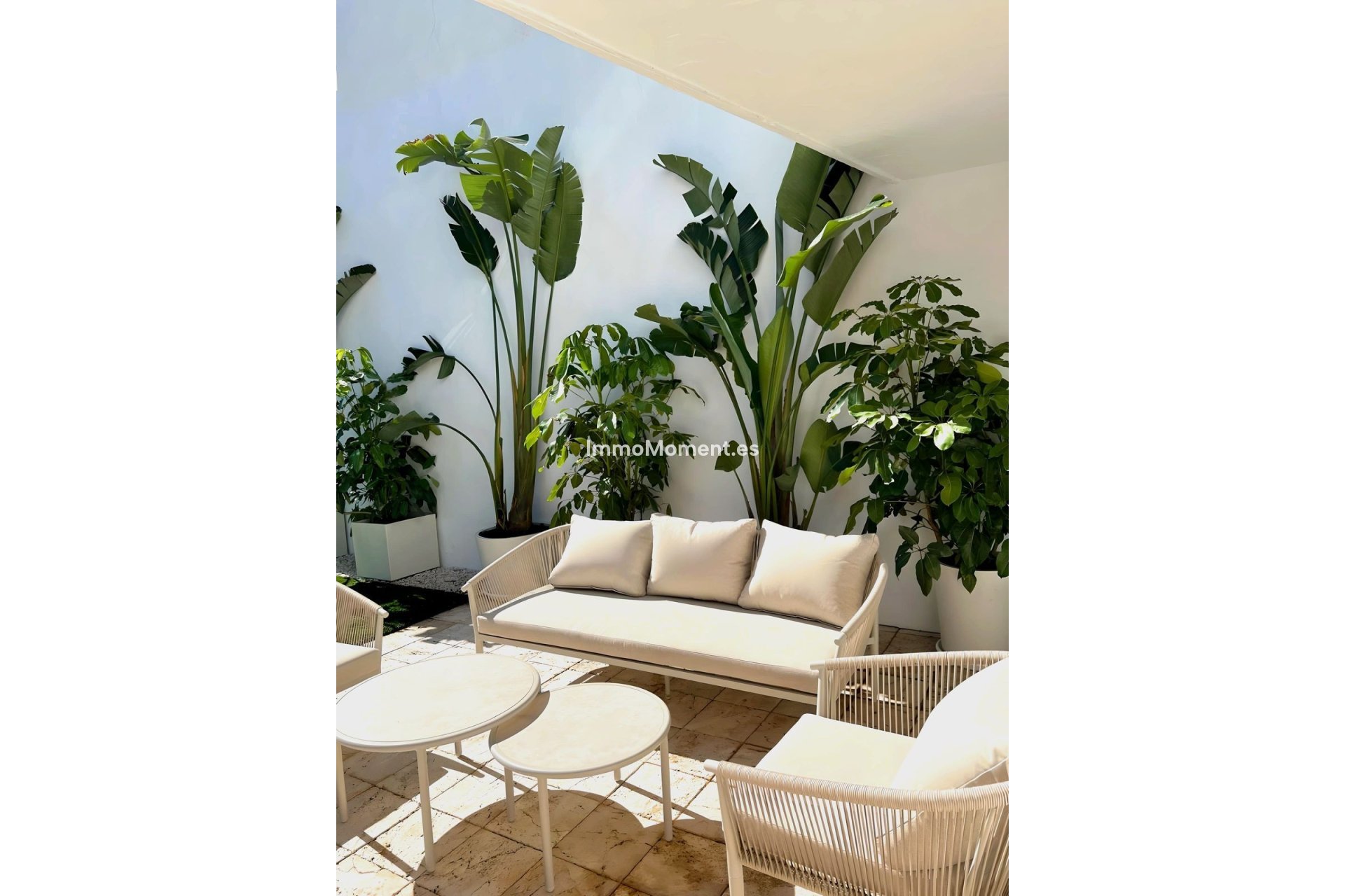 Resale - Apartment - Marbella - Nueva Andalucía