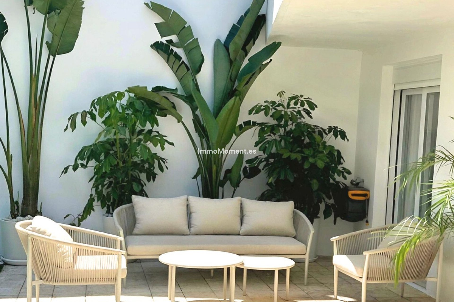 Resale - Apartment - Marbella - Nueva Andalucía