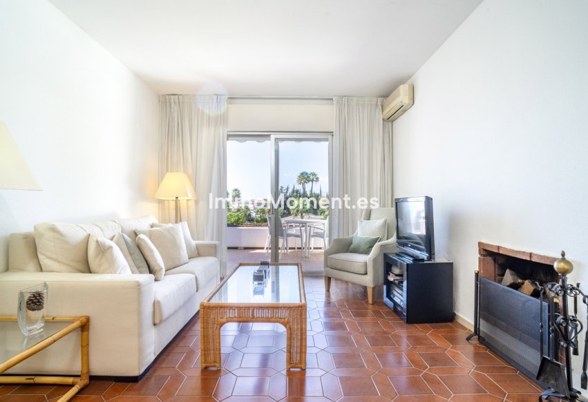 Resale - Apartment - Marbella - Nueva Andalucía