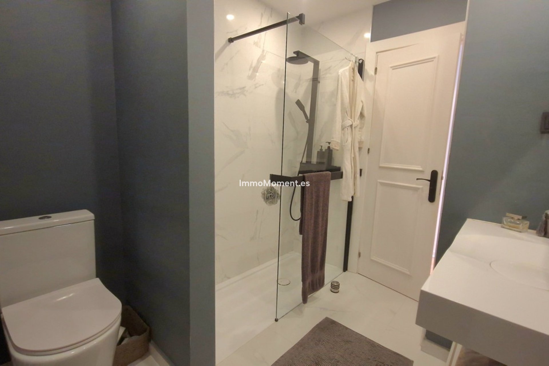 Resale - Apartment - Marbella - Nueva Andalucía