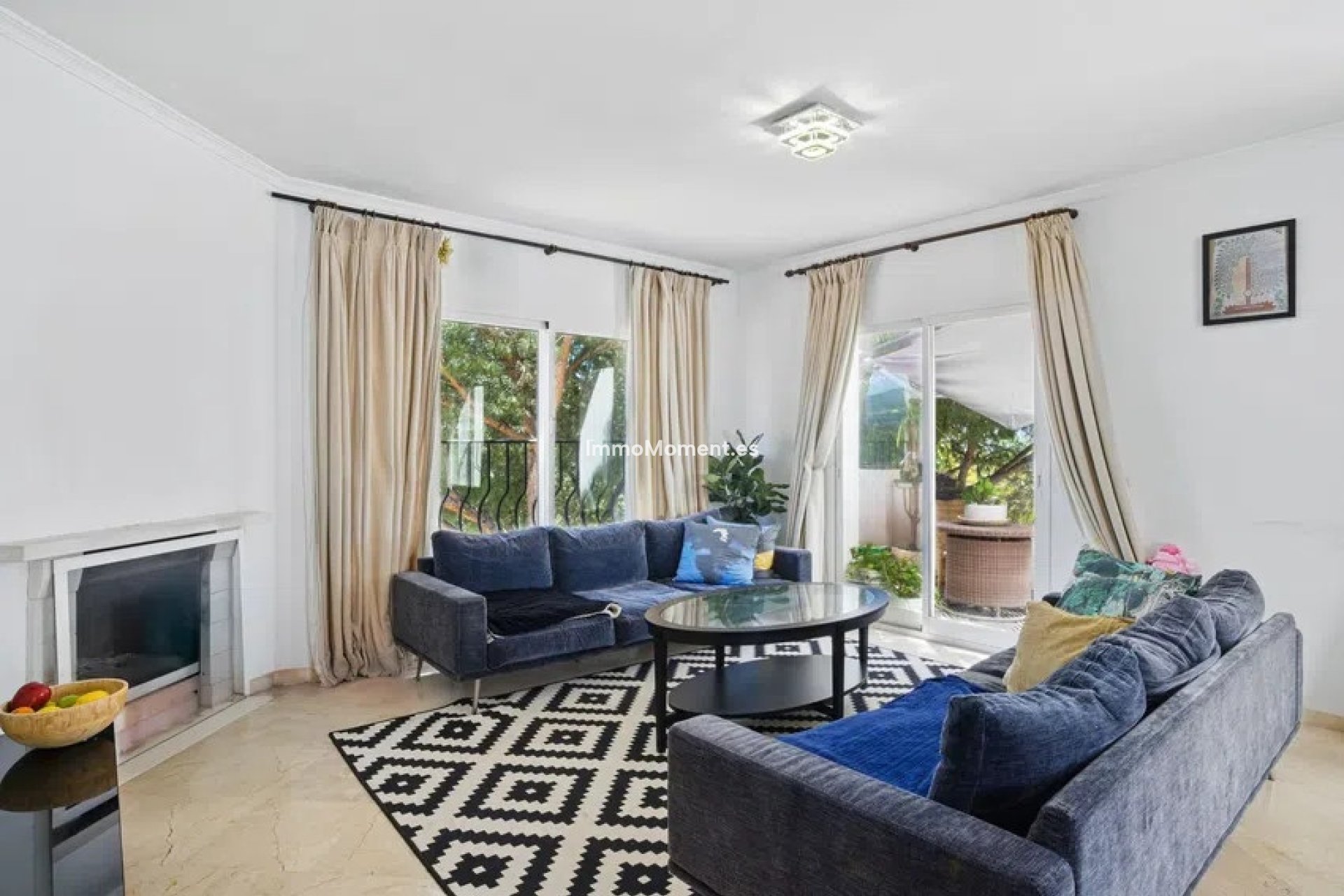 Resale - Apartment - Marbella - Nueva Andalucía