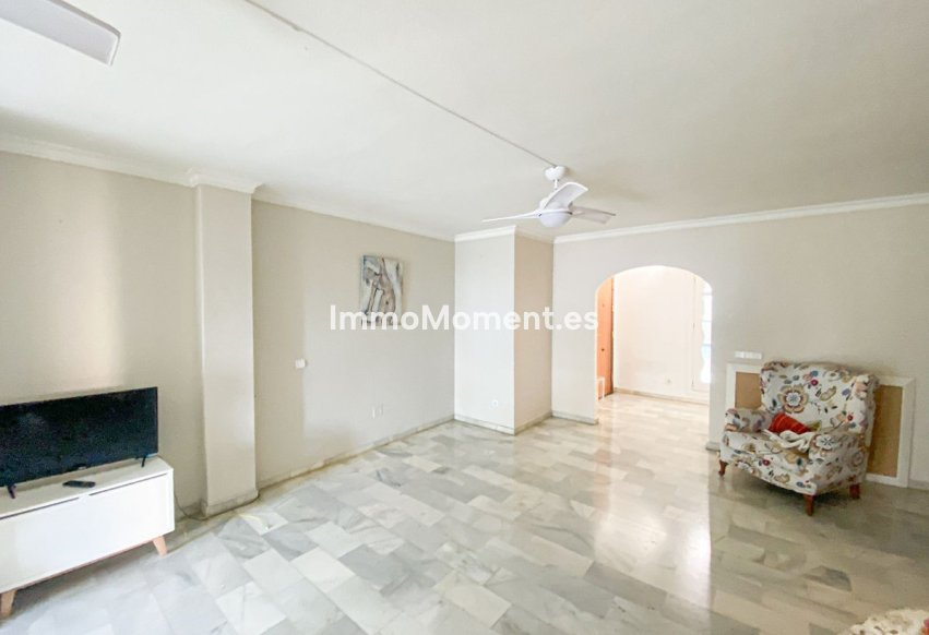 Resale - Apartment - Marbella - Nueva Andalucía