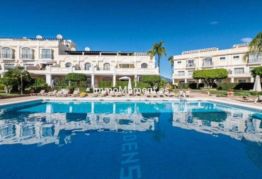 Resale - Apartment - Marbella - Nueva Andalucía