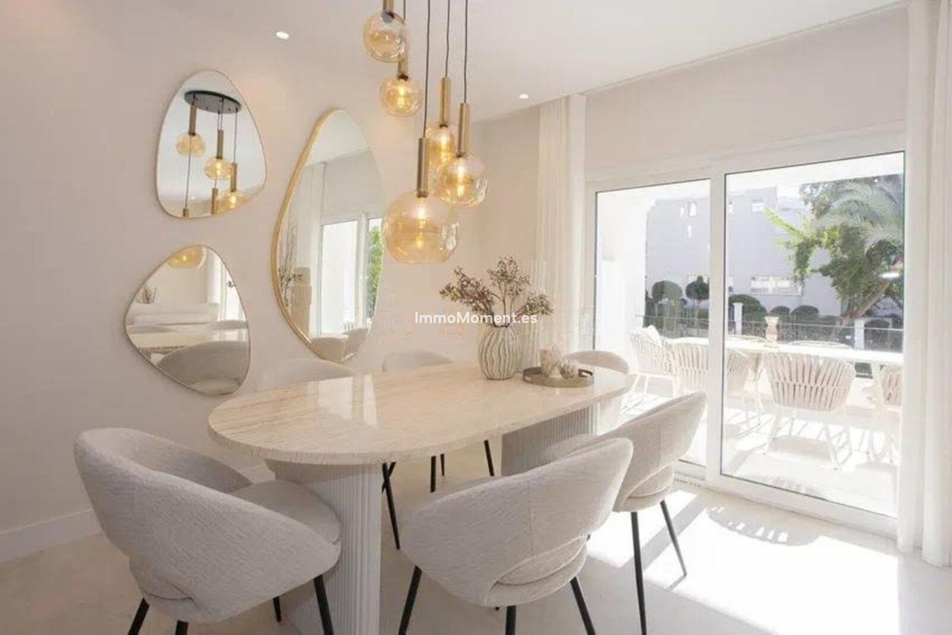 Resale - Apartment - Marbella - Nueva Andalucía