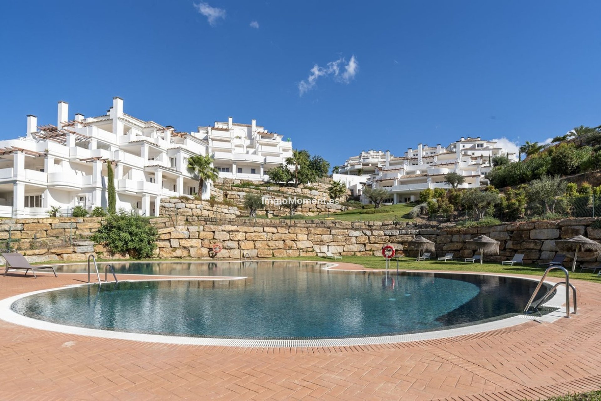 Resale - Apartment - Marbella - Nueva Andalucía