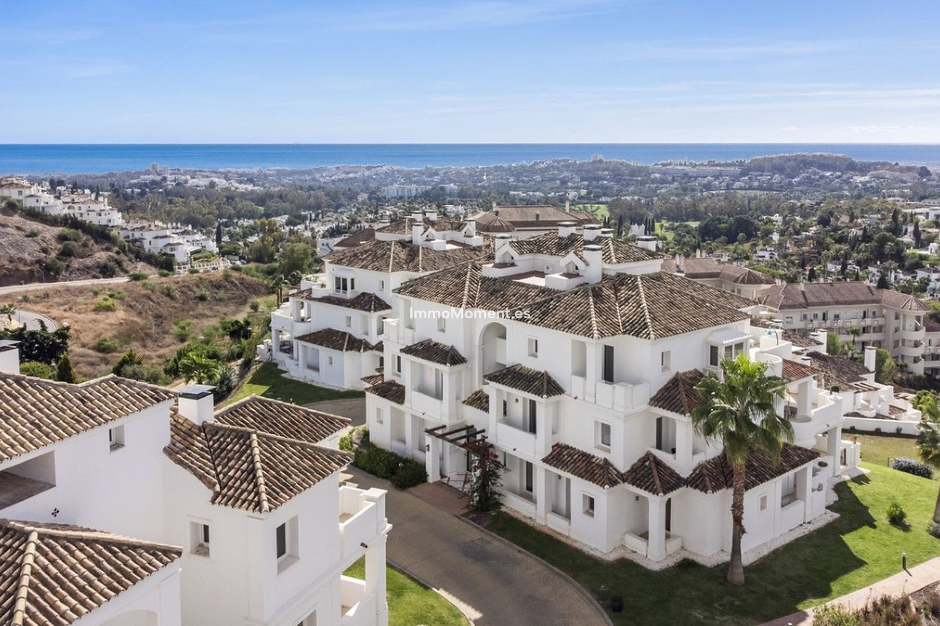 Resale - Apartment - Marbella - Nueva Andalucía