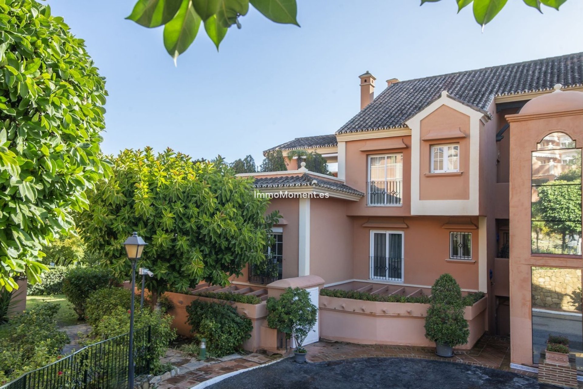 Resale - Apartment - Marbella - Nueva Andalucía