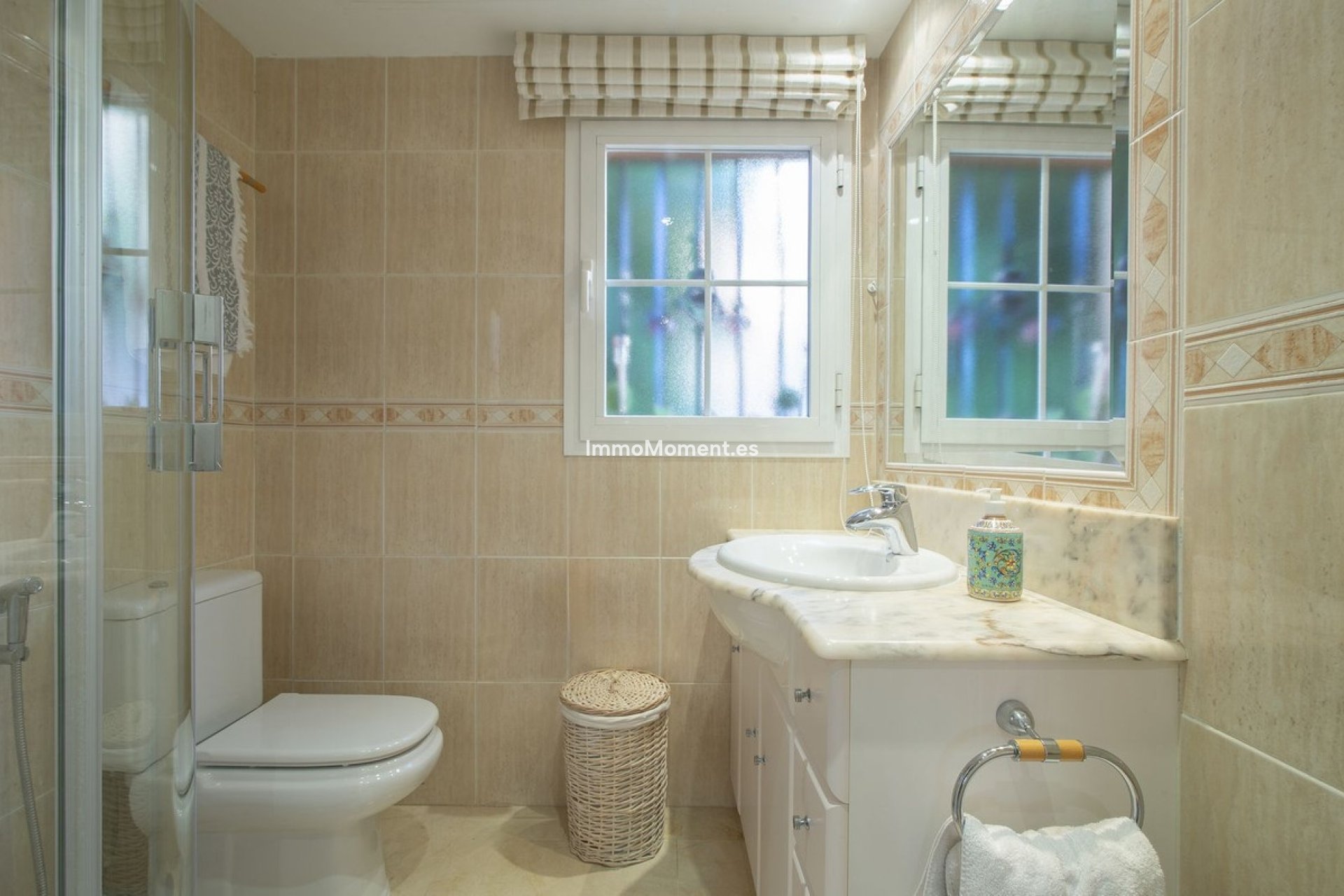 Resale - Apartment - Marbella - Nueva Andalucía