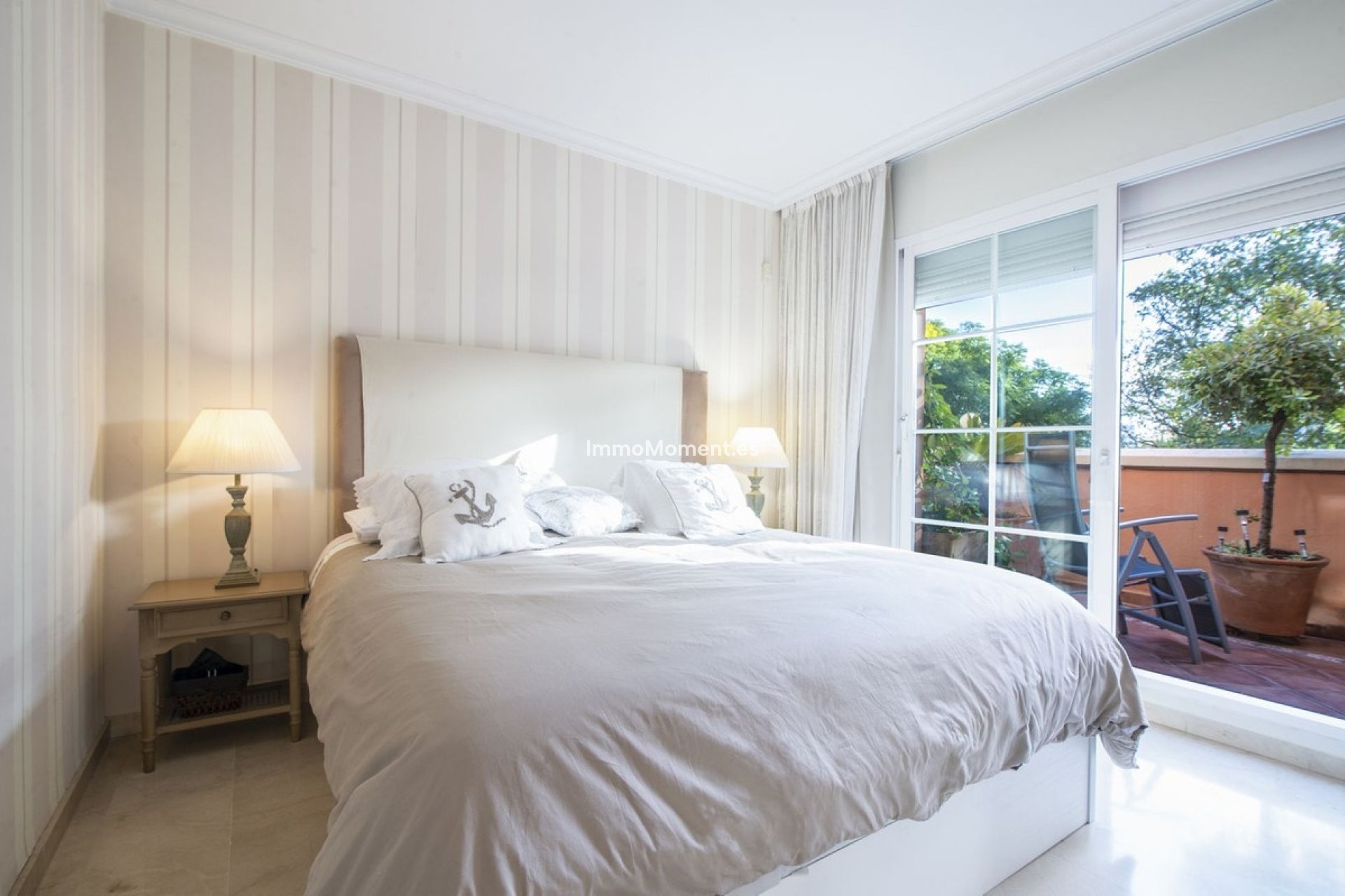 Resale - Apartment - Marbella - Nueva Andalucía