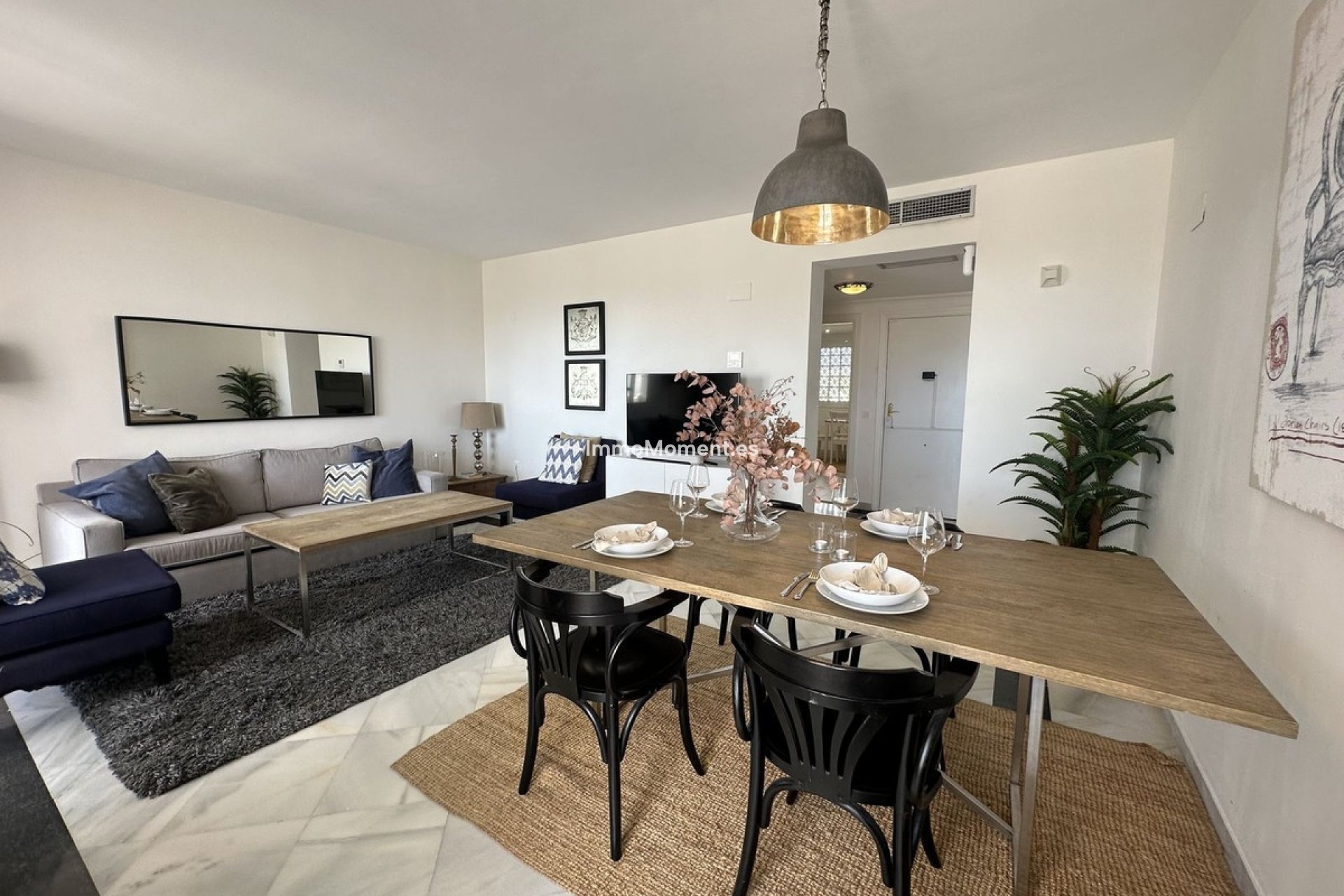 Resale - Apartment - Marbella - Nueva Andalucía