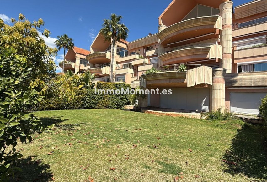 Resale - Apartment - Marbella - Nueva Andalucía