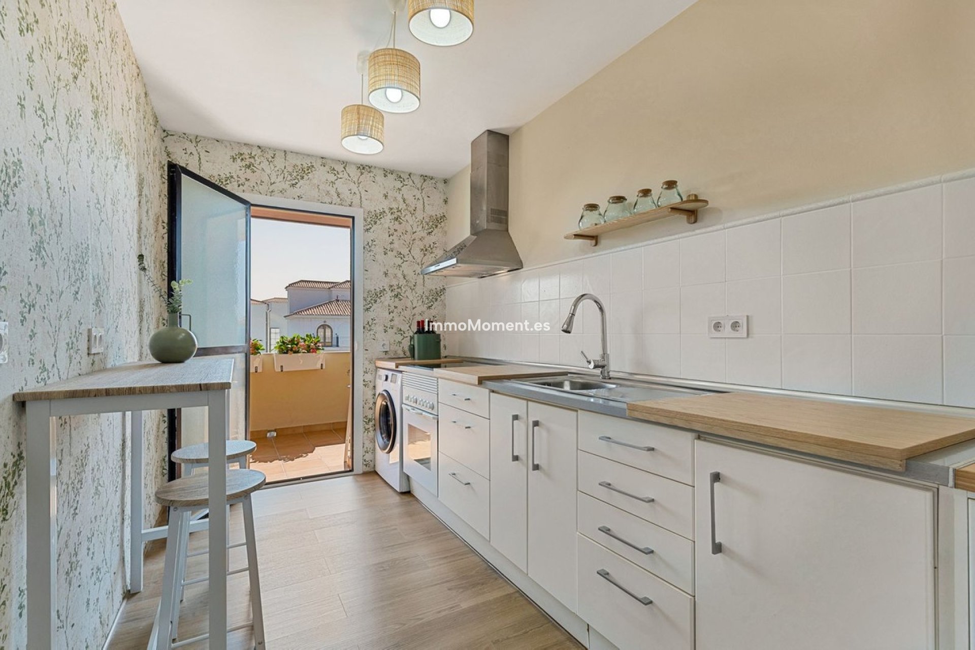 Resale - Apartment - Marbella - Nueva Andalucía