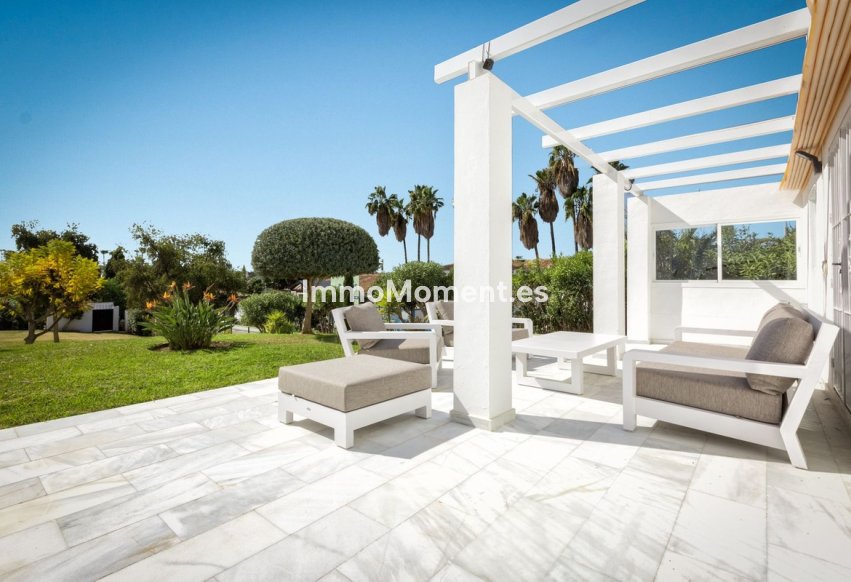 Resale - Apartment - Marbella - Nueva Andalucía