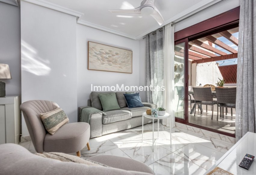 Resale - Apartment - Marbella - Nueva Andalucía