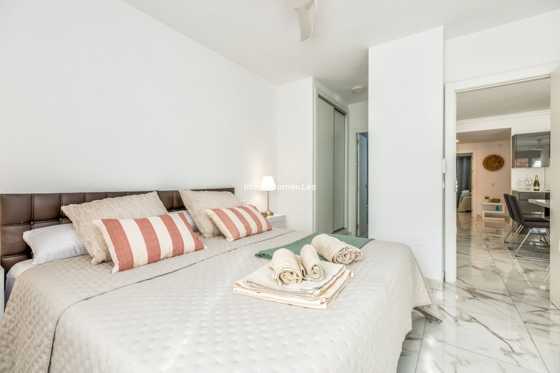 Resale - Apartment - Marbella - Nueva Andalucía