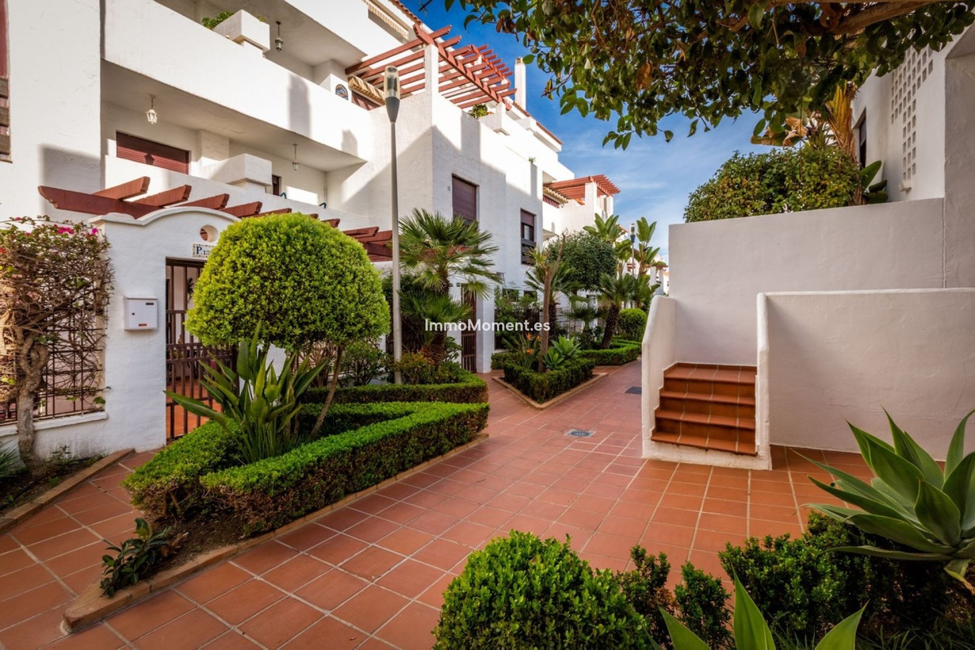 Resale - Apartment - Marbella - Nueva Andalucía
