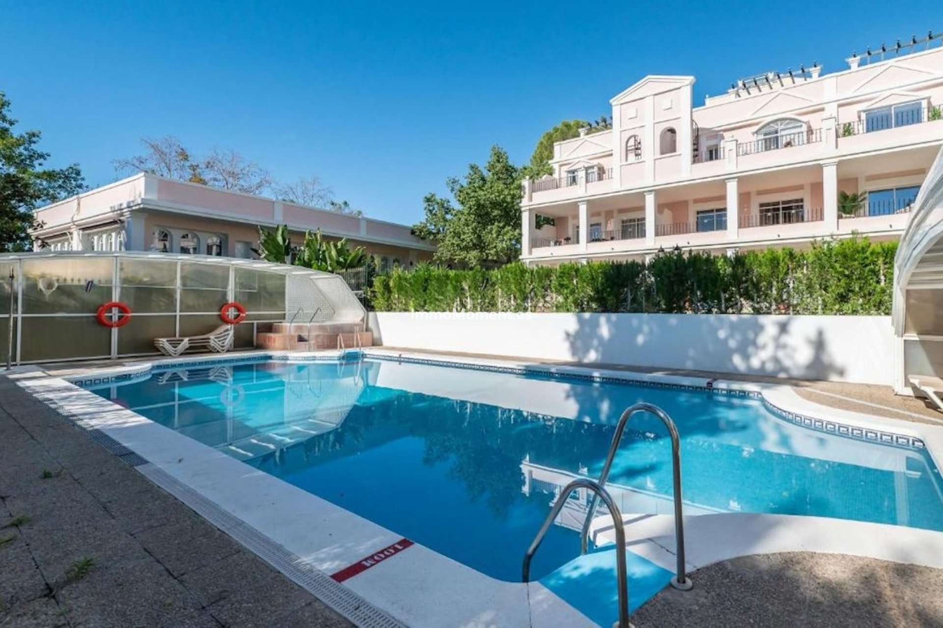 Resale - Apartment - Marbella - Nueva Andalucía