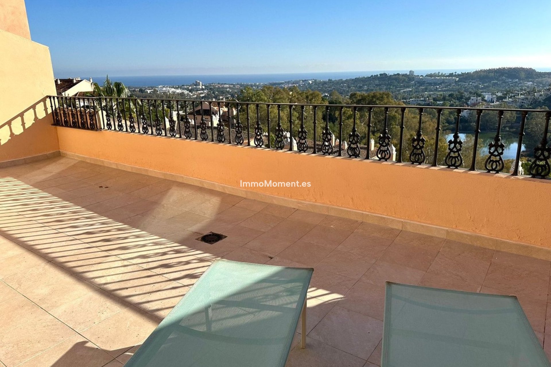 Resale - Apartment - Marbella - Nueva Andalucía