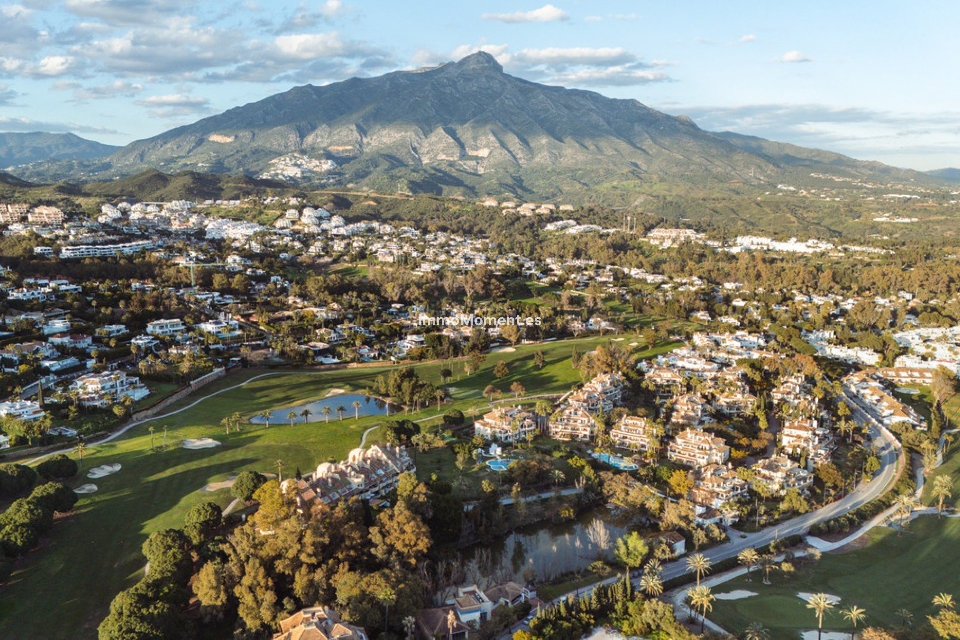 Resale - Apartment - Marbella - Nueva Andalucía