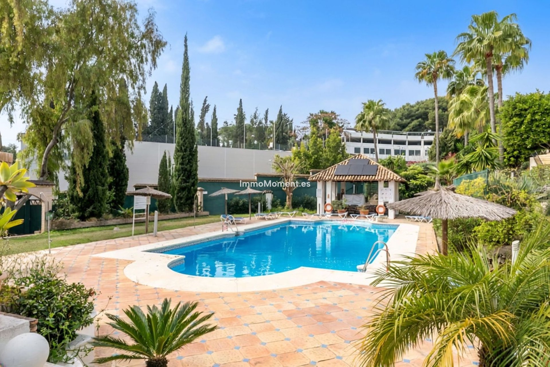 Resale - Apartment - Marbella - Nueva Andalucía