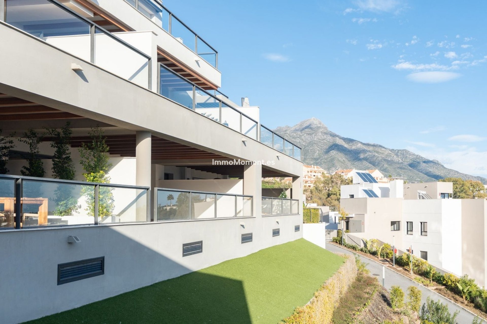 Resale - Apartment - Marbella - Nueva Andalucía