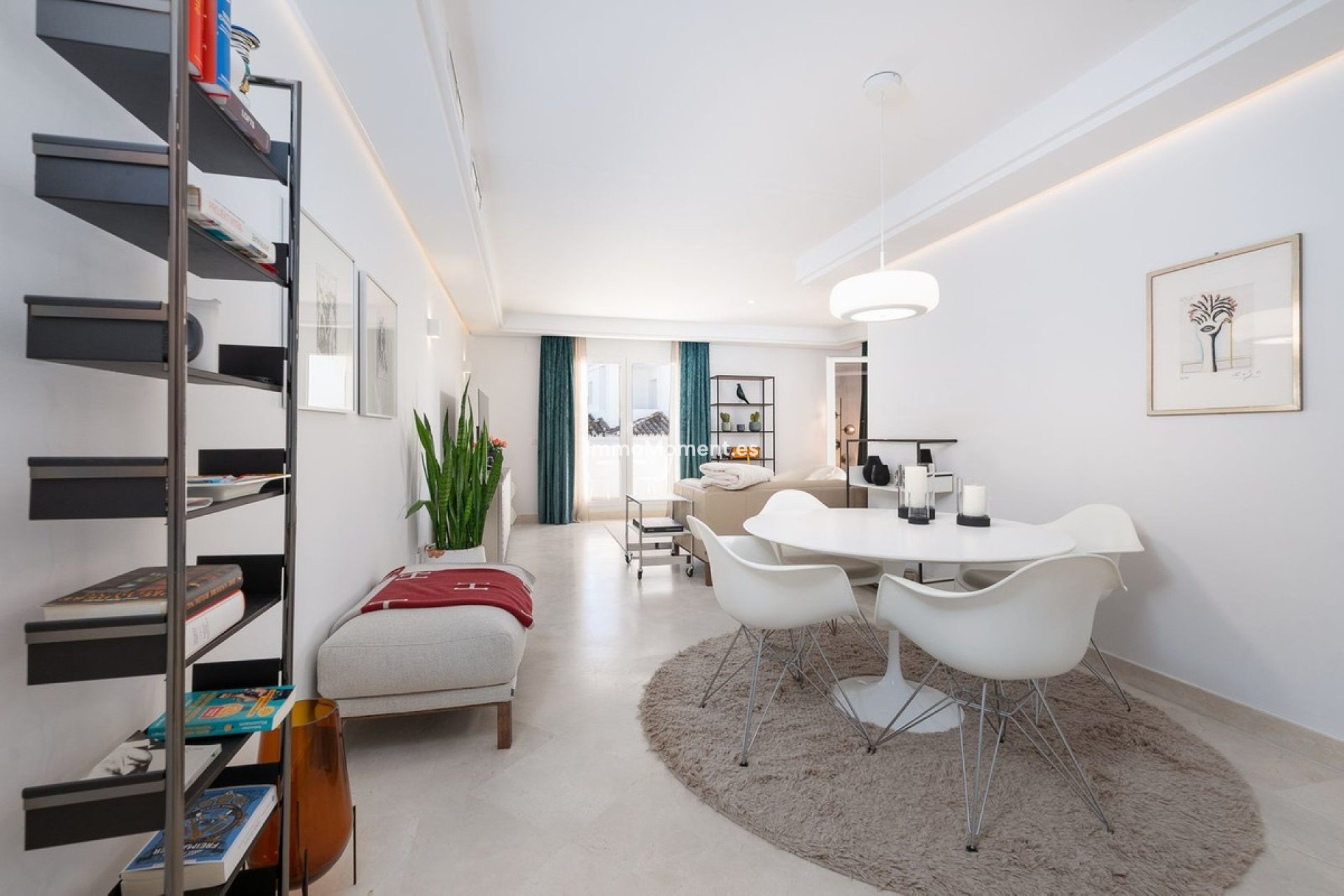 Resale - Apartment - Marbella - Nueva Andalucía