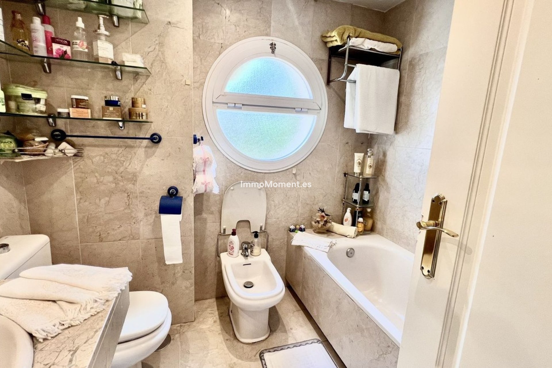 Resale - Apartment - Marbella - Nueva Andalucía