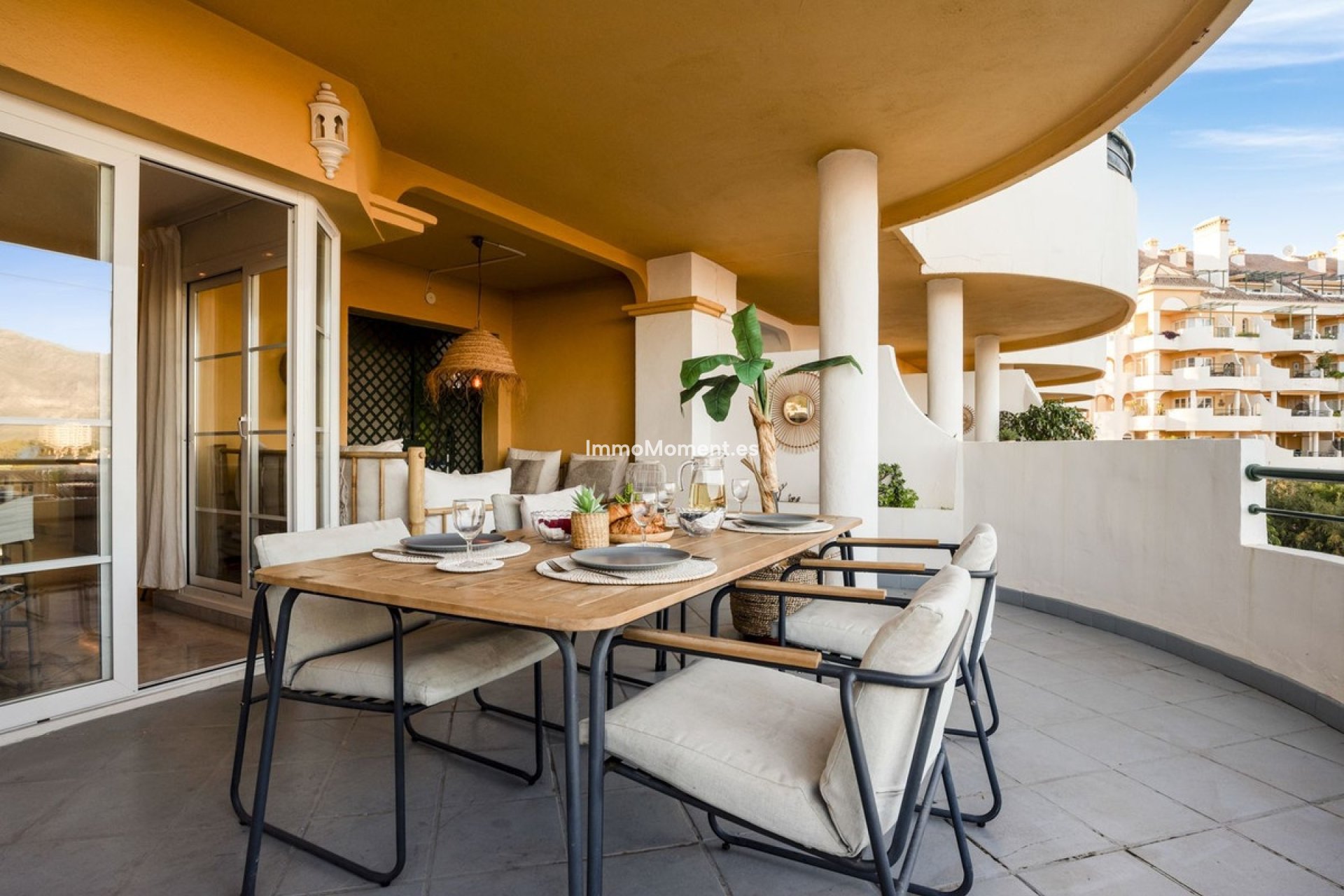 Resale - Apartment - Marbella - Nueva Andalucía