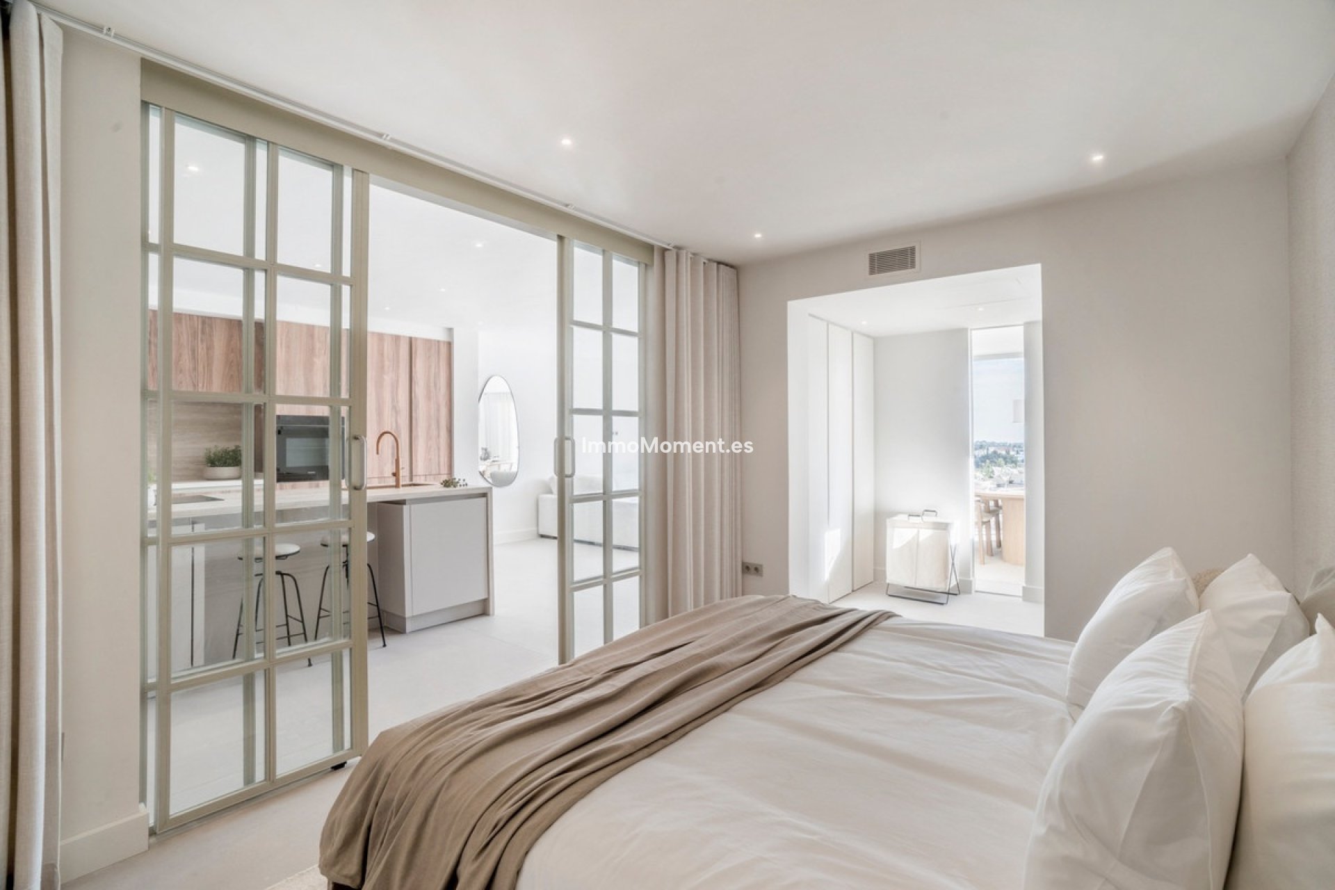 Resale - Apartment - Marbella - Nueva Andalucía