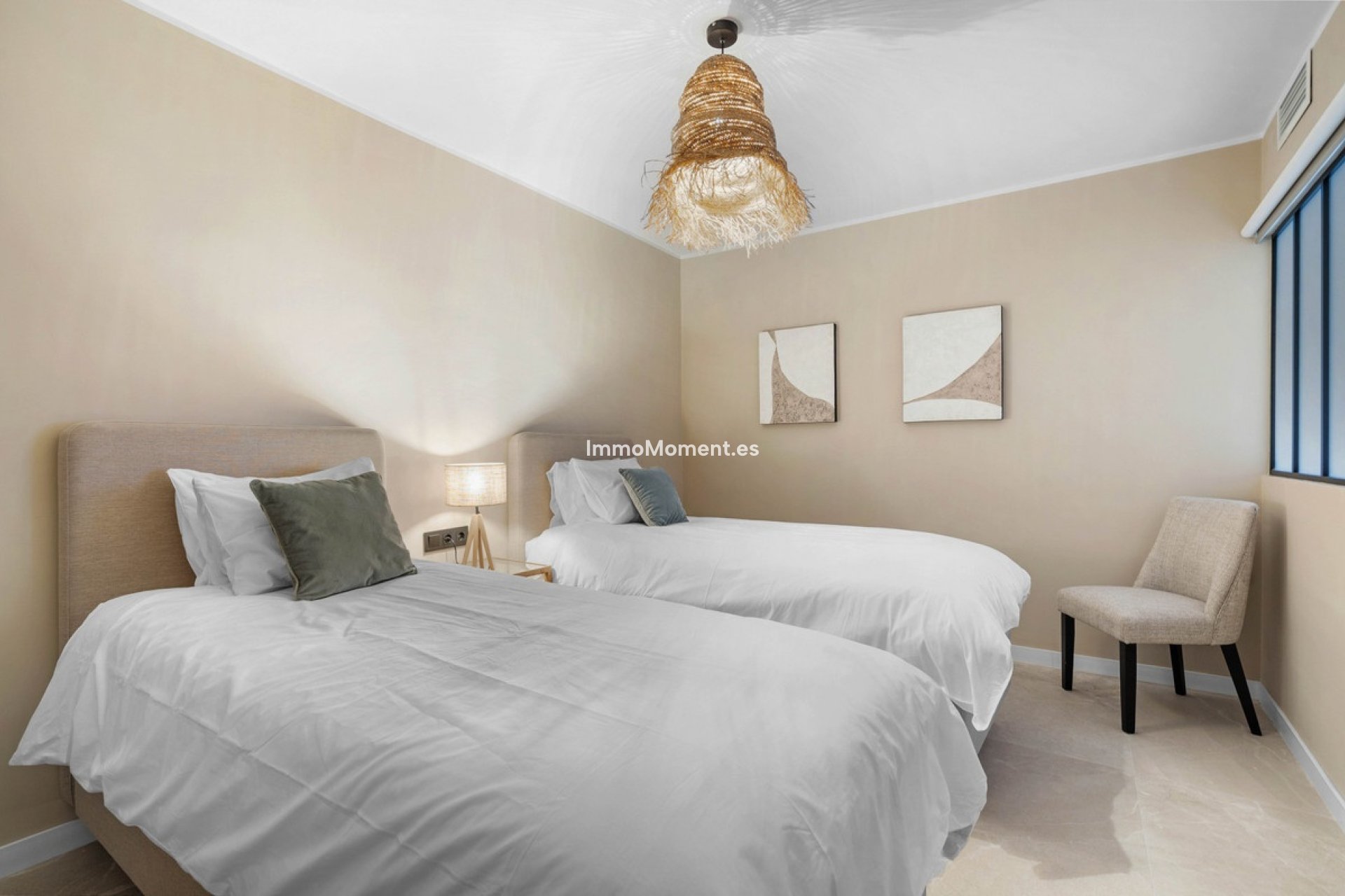 Resale - Apartment - Marbella - Nueva Andalucía