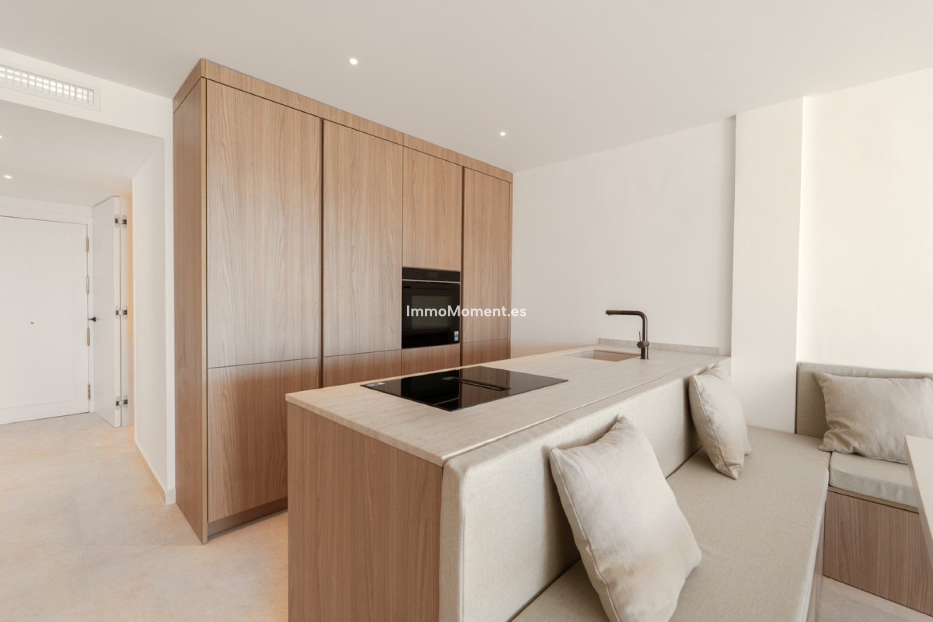 Resale - Apartment - Marbella - Nueva Andalucía