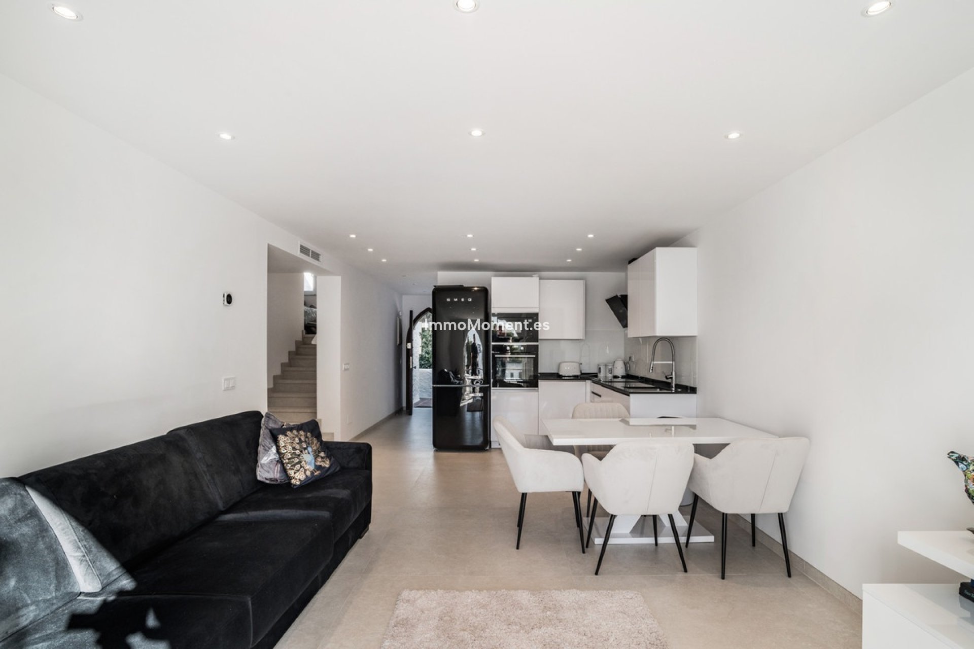 Resale - Apartment - Marbella - Nueva Andalucía