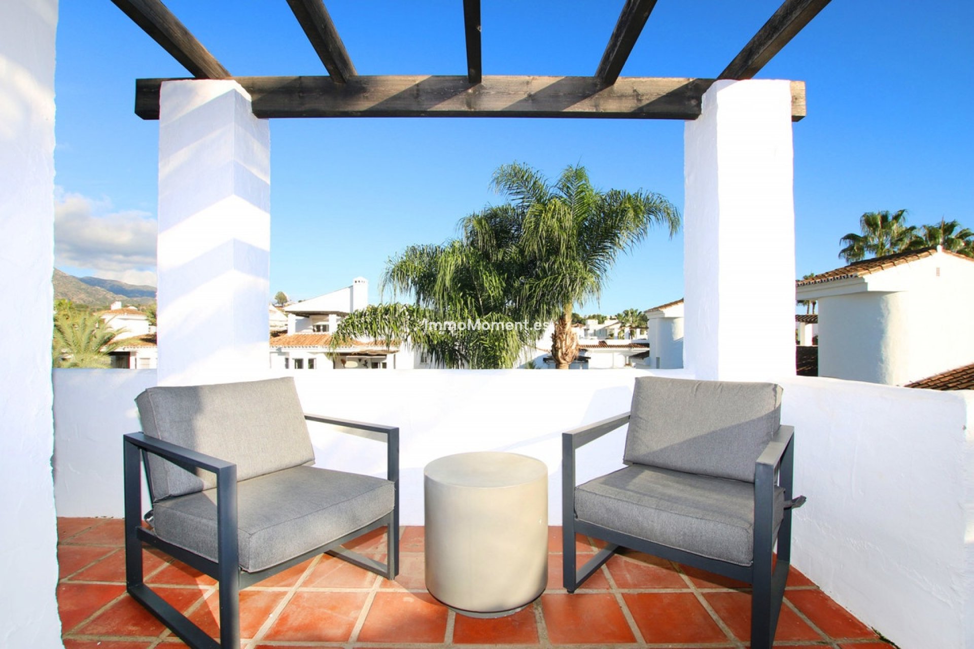 Resale - Apartment - Marbella - Nueva Andalucía
