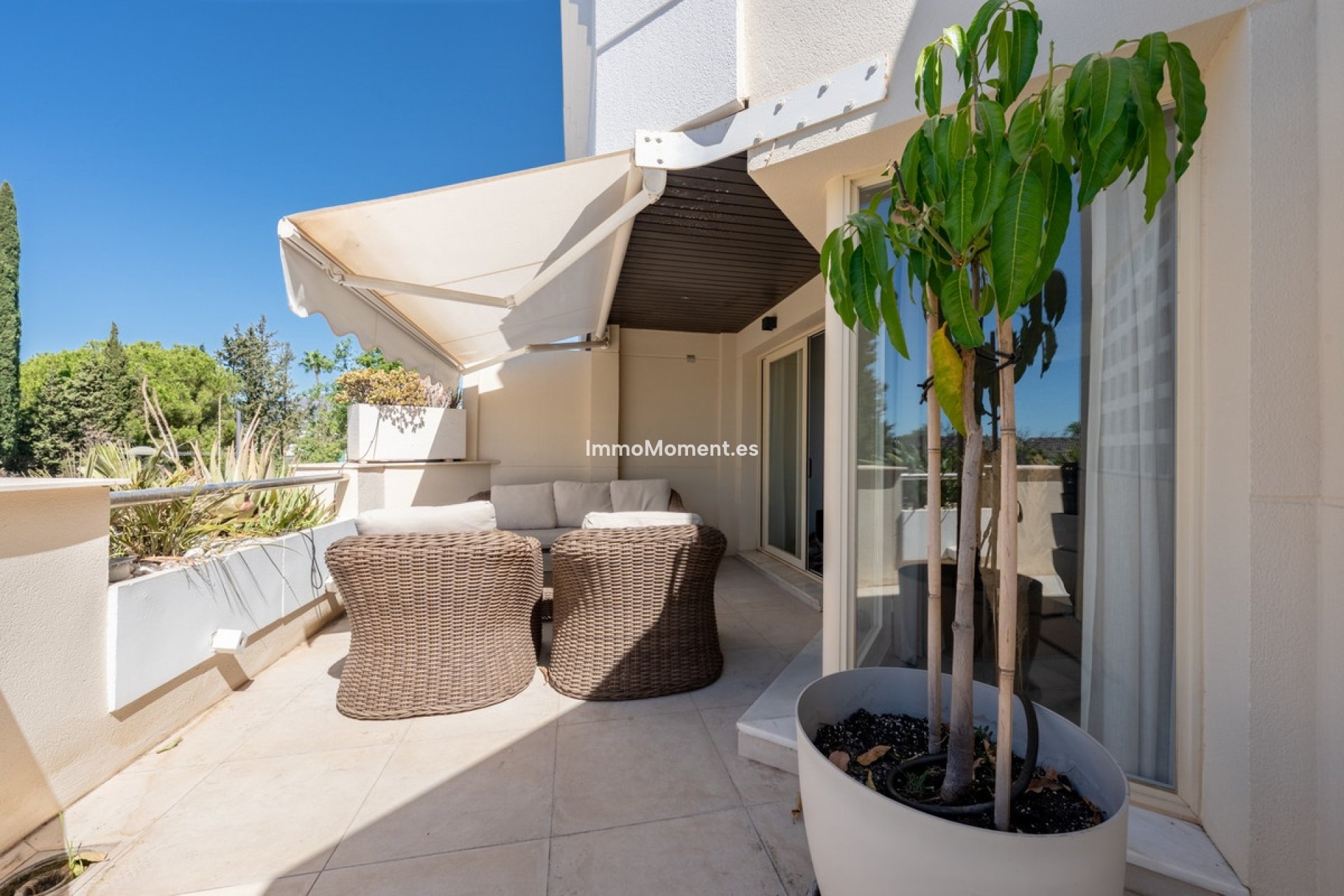 Resale - Apartment - Marbella - Nueva Andalucía