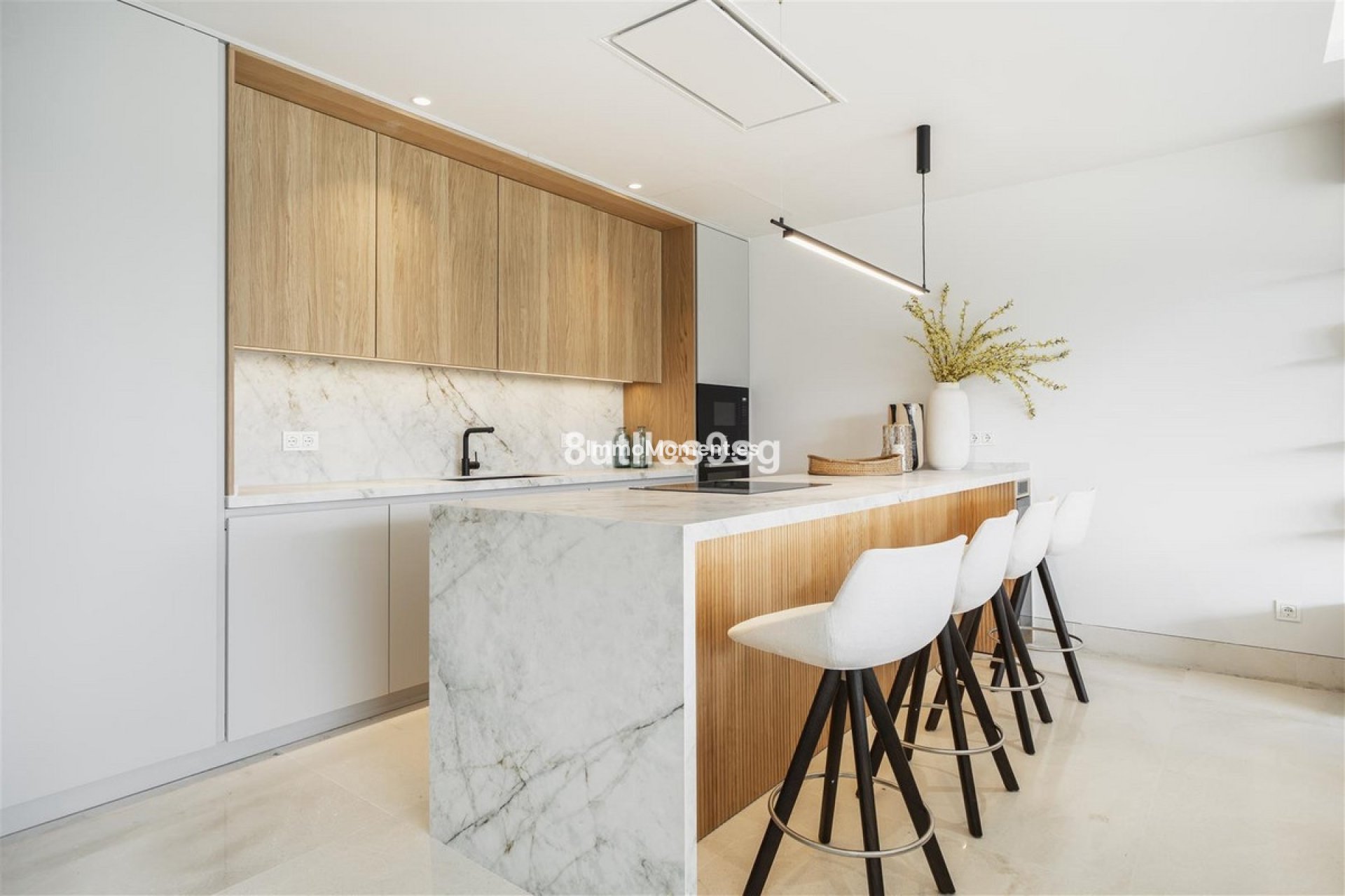 Resale - Apartment - Marbella - Nueva Andalucía