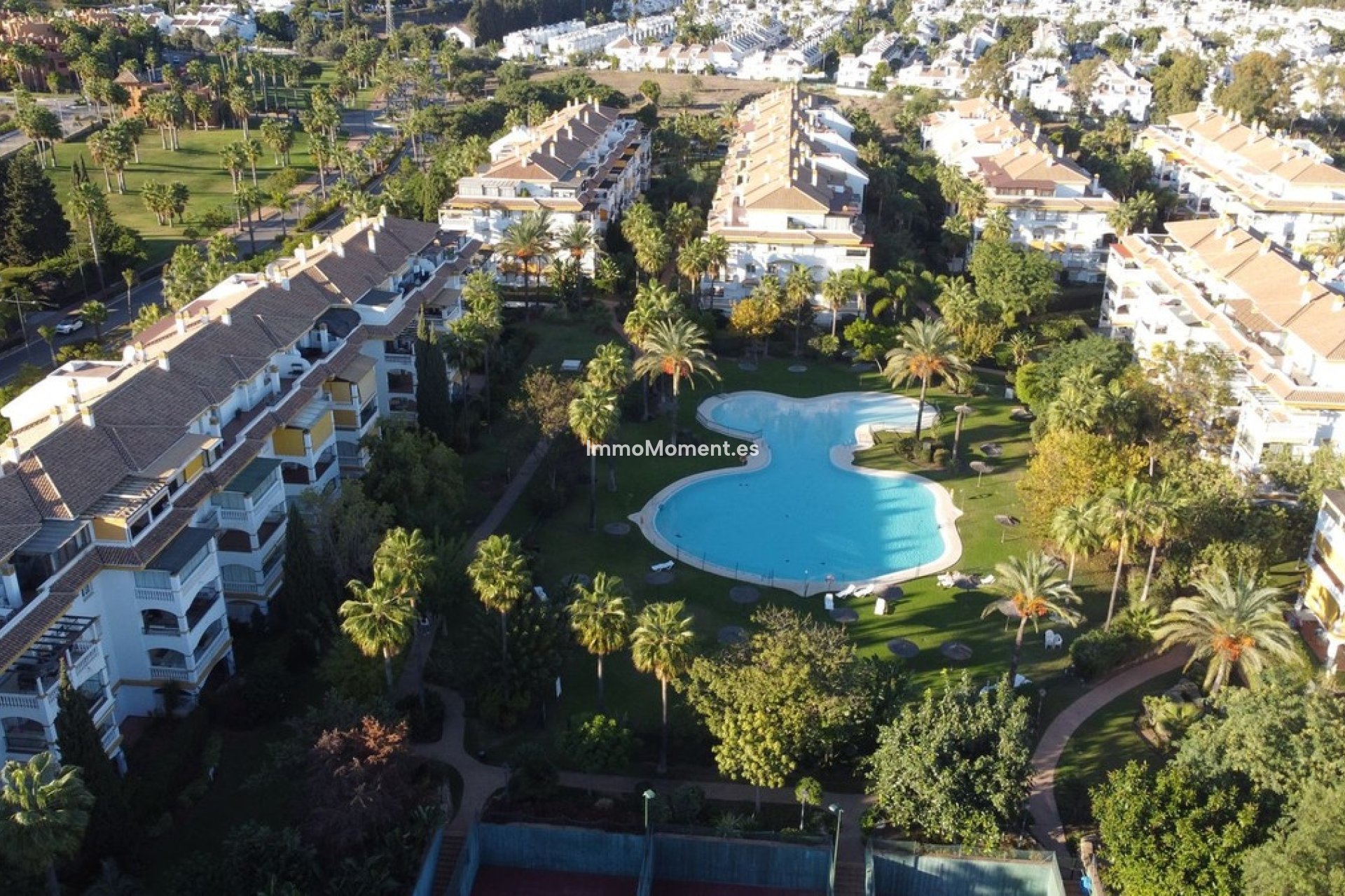 Resale - Apartment - Marbella - Nueva Andalucía