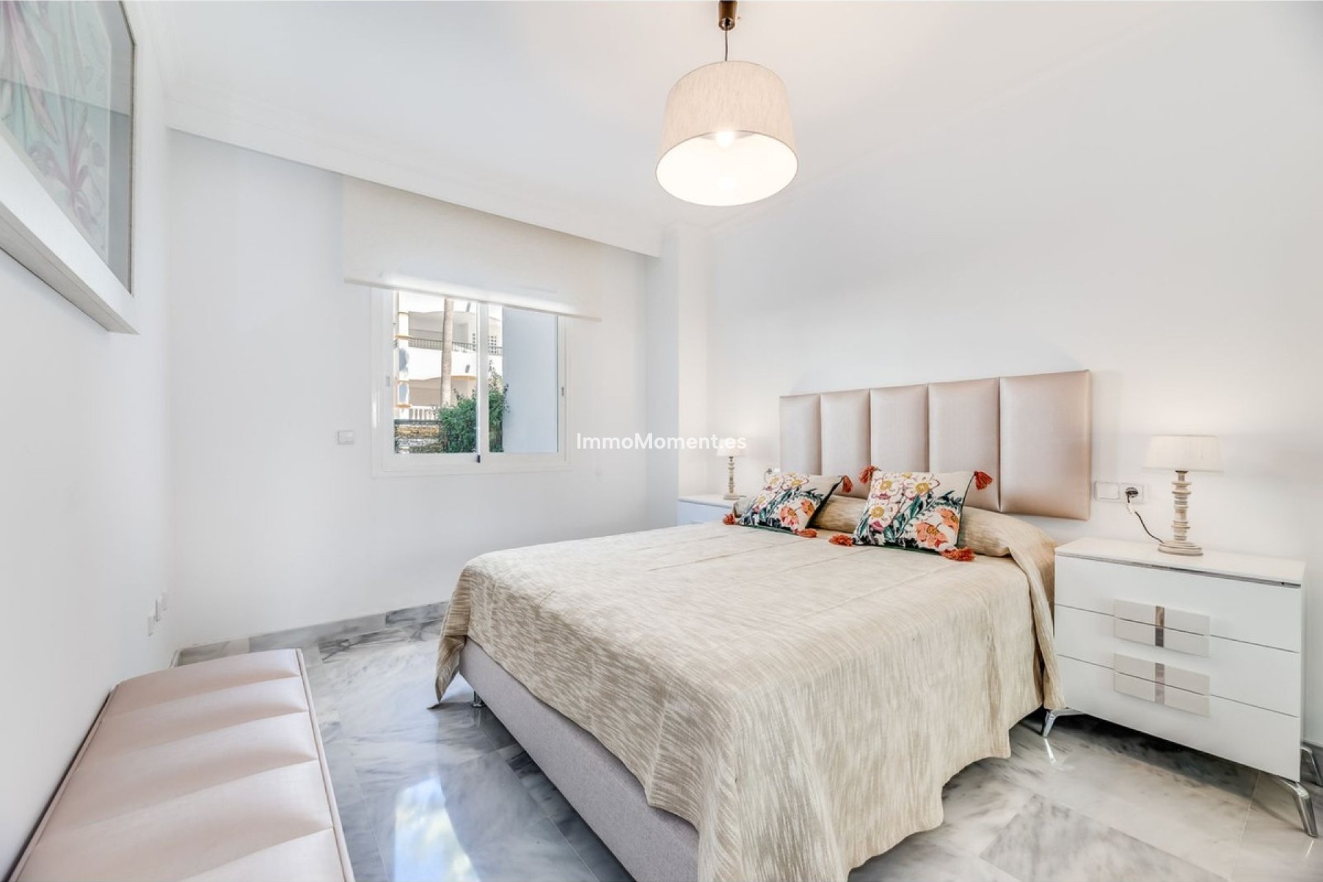 Resale - Apartment - Marbella - Nueva Andalucía