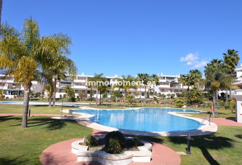 Resale - Apartment - Marbella - Nueva Andalucía