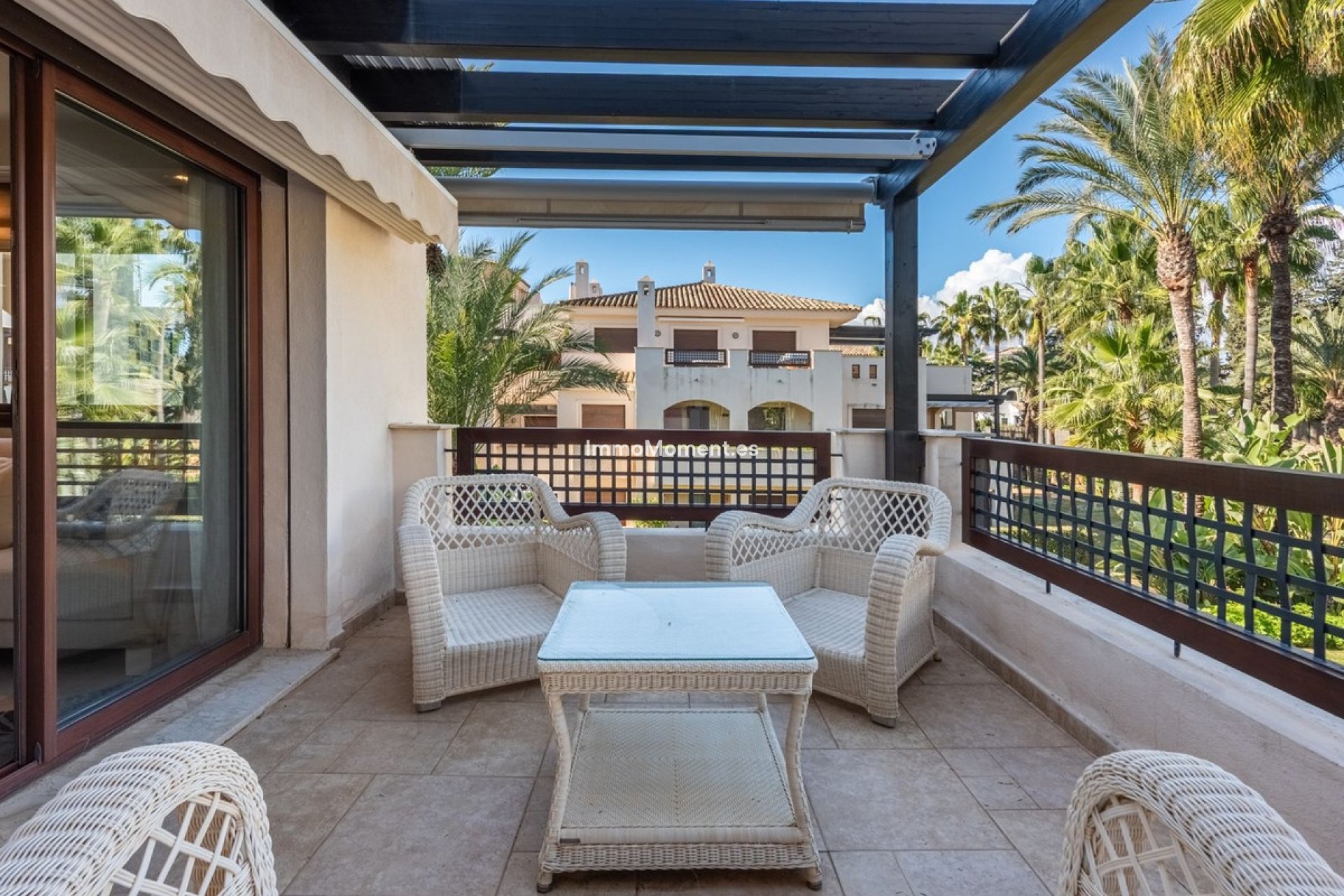 Resale - Apartment - Marbella - Nueva Andalucía