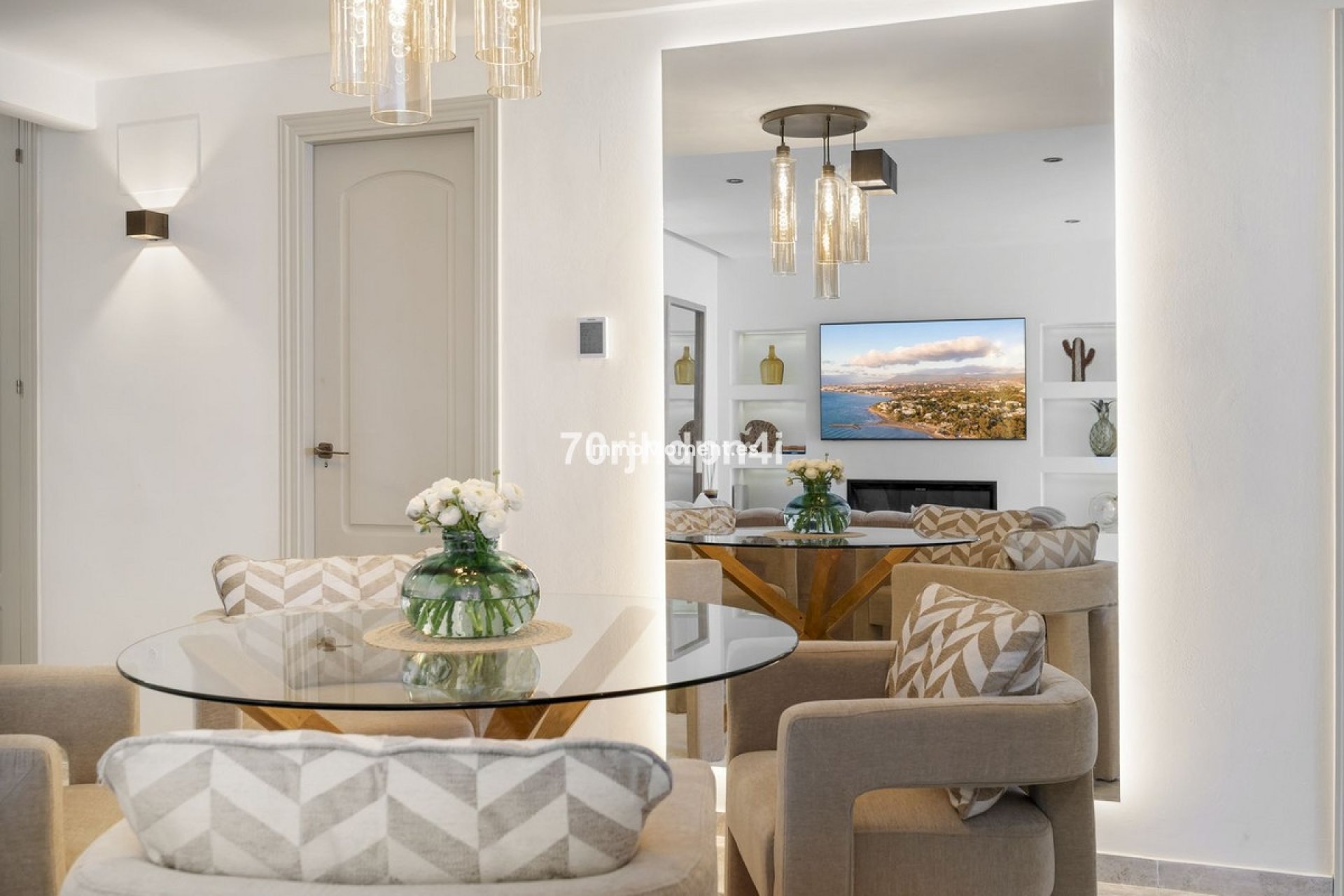 Resale - Apartment - Marbella - Nueva Andalucía