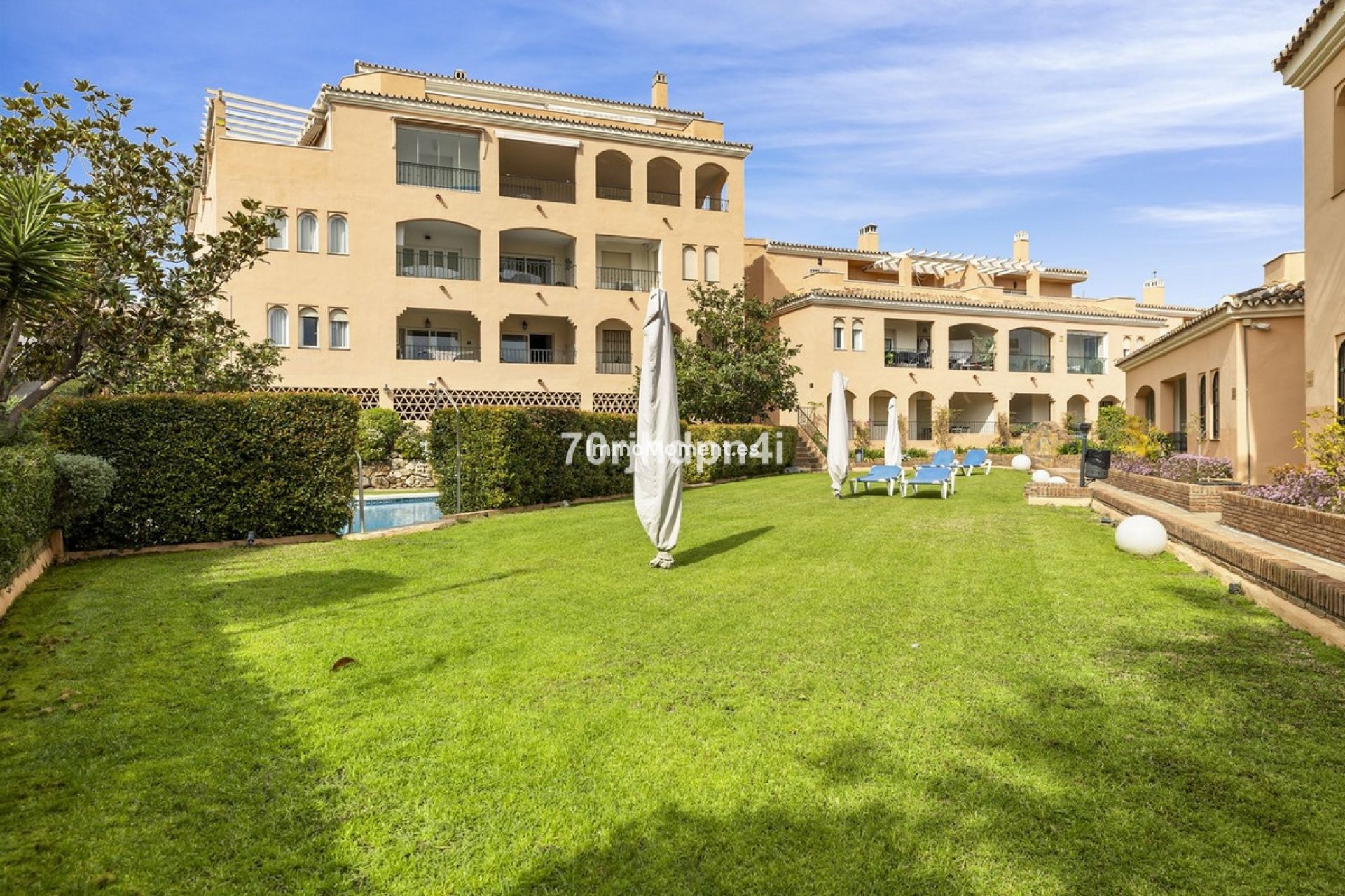 Resale - Apartment - Marbella - Nueva Andalucía